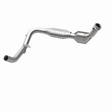 Load image into Gallery viewer, MagnaFlow Direct Fit Catalytic Converter 99-02 Expedition 5.4L 4wd
