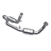 Load image into Gallery viewer, MagnaFlow Direct Fit Catalytic Converter 96-99 Ford Taurus3.0L 50S
