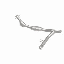 Load image into Gallery viewer, MagnaFlow Direct Fit Catalytic Converter 99 F-150 5.4L V8 P/S 2WD