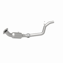 Load image into Gallery viewer, MagnaFlow DF Catalytic Conv 05-07 Chrysler 300 D/S / 06-07 Dodge Charger D/S / 05-07 Magnum D/S