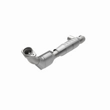 Load image into Gallery viewer, MagnaFlow Direct Fit Catalytic Converter 01 Ford Trucks 5.4L