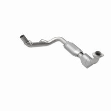 Load image into Gallery viewer, MagnaFlow Direct Fit Catalytic Converter 98 Ford Expedition 5.4L