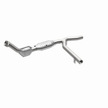 Load image into Gallery viewer, MagnaFlow Direct Fit Catalytic Converter 00-01 Ford F-150 4.6L 2wd