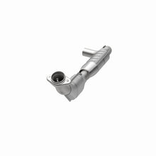 Load image into Gallery viewer, MagnaFlow Direct Fit Catalytic Converter 01 Ford Trucks 5.4L