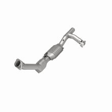 Load image into Gallery viewer, MagnaFlow Direct Fit Catalytic Converter 99-02 Expedition 5.4L 4wd