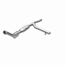 Load image into Gallery viewer, MagnaFlow Direct Fit Catalytic Converter 00-01 Ford F-150 4.6L 2wd