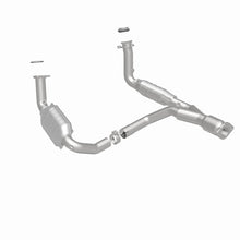 Load image into Gallery viewer, MagnaFlow Direct Fit Catalytic Converter 06-09 TB/Envoy 5.3/6.0 OEM