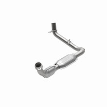 Load image into Gallery viewer, MagnaFlow Direct Fit Catalytic Converter 98 Ford Expedition 5.4L