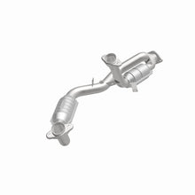 Load image into Gallery viewer, MagnaFlow Direct Fit Catalytic Converter 96-99 Ford Taurus3.0L 50S