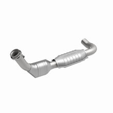 Load image into Gallery viewer, MagnaFlow Direct Fit Catalytic Converter 97 Ford F-150 5.4L (California)
