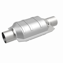 Load image into Gallery viewer, MagnaFlow Universal Catalytic Converter 2 W/Single O2 Boss