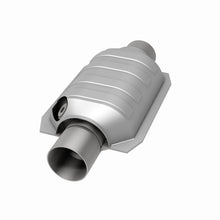 Load image into Gallery viewer, MagnaFlow Universal Catalytic Converter 3 W/Dual O2 Boss