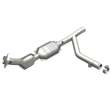 Load image into Gallery viewer, MagnaFlow Direct Fit Catalytic Converter 01 Ford Trucks 5.4L