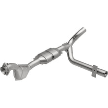Load image into Gallery viewer, MagnaFlow Direct Fit Catalytic Converter 01 Ford Trucks 4.6L