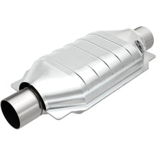 Load image into Gallery viewer, MagnaFlow Universal Catalytic Converter 2.5 W/O2 Boss