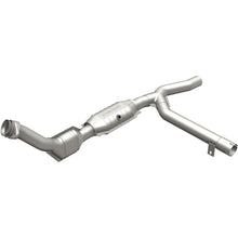 Load image into Gallery viewer, MagnaFlow Direct Fit Catalytic Converter 00-01 Ford F-150 4.6L 2wd