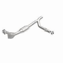 Load image into Gallery viewer, MagnaFlow Direct Fit Catalytic Converter 99 F-150 5.4L V8 P/S 2WD