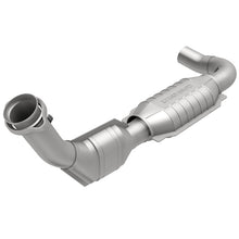 Load image into Gallery viewer, MagnaFlow Direct Fit Catalytic Converter 97 Ford F-150 5.4L (California)
