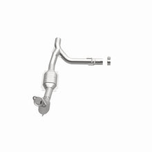 Load image into Gallery viewer, MagnaFlow Direct Fit Catalytic Converter 99 F-150 5.4L V8 P/S 2WD