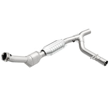 Load image into Gallery viewer, MagnaFlow Direct Fit Catalytic Converter 97-98 Expedition-Navigator