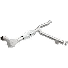 Load image into Gallery viewer, MagnaFlow Direct Fit Catalytic Converter 99-00 F-150 4.2L V6 2WD P/