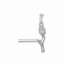 Load image into Gallery viewer, MagnaFlow Direct Fit Catalytic Converter 01-03 F150 5.4 Passenger Side OEM
