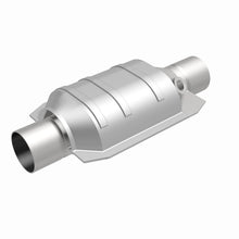 Load image into Gallery viewer, MagnaFlow Universal Catalytic Converter 2 W/Single O2 Boss