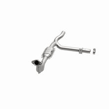 Load image into Gallery viewer, MagnaFlow Direct Fit Catalytic Converter 99-00 Ford F-150 4.6L