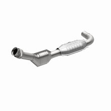 Load image into Gallery viewer, MagnaFlow Direct Fit Catalytic Converter 99-00 Ford F-150 4.2L 50S