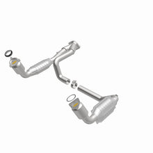 Load image into Gallery viewer, MagnaFlow Direct Fit Catalytic Converter 99-00 Chevy Pickups 4.3L