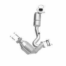 Load image into Gallery viewer, MagnaFlow Direct Fit Catalytic Converter 00-03 Ford Taurus 3.0L