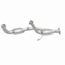 Load image into Gallery viewer, MagnaFlow Direct Fit Catalytic Converter 96-99 Taurus Code U AXOD 49