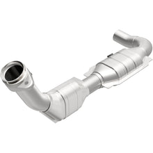 Load image into Gallery viewer, MagnaFlow Direct Fit Catalytic Converter 99 F150 4.6L V8 D/S 2WD