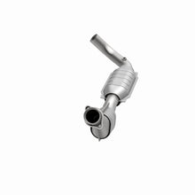 Load image into Gallery viewer, MagnaFlow Direct Fit Catalytic Converter 97-98 Ford F-150 Pickup 4.2L D/S 4WD (49 State)