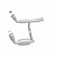 Load image into Gallery viewer, MagnaFlow DF Cat Conv Chevy/GMC Avalanche/Sierra/Silverado/Suburban/Yukon XL 1500 / Tahoe/Yukon 5.3L
