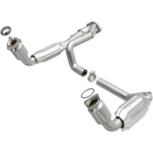 Load image into Gallery viewer, MagnaFlow Direct Fit Catalytic Converter 99-00 Chevy Pickups 4.3L
