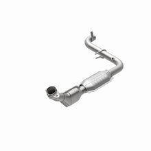 Load image into Gallery viewer, MagnaFlow Direct Fit Catalytic Converter 01 Ford Lightning 5.4L