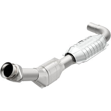 Load image into Gallery viewer, MagnaFlow Direct Fit Catalytic Converter 99-00 Ford F-150 4.2L 2WD D/S