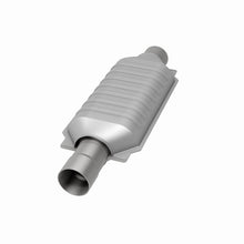 Load image into Gallery viewer, MagnaFlow Universal Catalytic Converter 2.5 Single O2 Boss