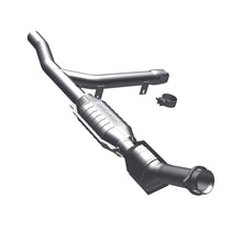Load image into Gallery viewer, MagnaFlow Direct Fit Catalytic Converter 97-98 Ford Trucks 4.2L
