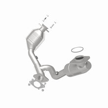 Load image into Gallery viewer, MagnaFlow Direct Fit Catalytic Converter 00-03 Ford Taurus 3.0 Front