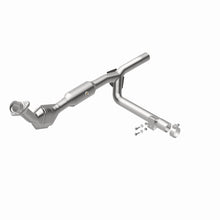 Load image into Gallery viewer, MagnaFlow 01-03 Ford F150 XL/XLT V6 4.2L OEM Grade / EPA Compliant Direct-Fit Catalytic Converter