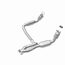 Load image into Gallery viewer, MagnaFlow DF Cat Conv Chevy/GMC Avalanche/Sierra/Silverado/Suburban/Yukon XL 1500 / Tahoe/Yukon 5.3L