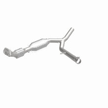 Load image into Gallery viewer, MagnaFlow Direct Fit Catalytic Converter 04-06 F-150 5.4 2WD P/S 49S