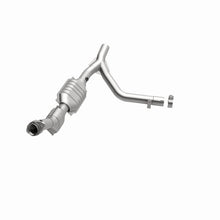 Load image into Gallery viewer, MagnaFlow Direct Fit Catalytic Converter 01 Ford Trucks 5.4L