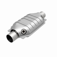 Load image into Gallery viewer, MagnaFlow Universal Catalytic Converter 2 Dual O2 Boss